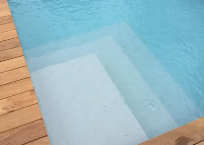 Entretien revêtement piscine